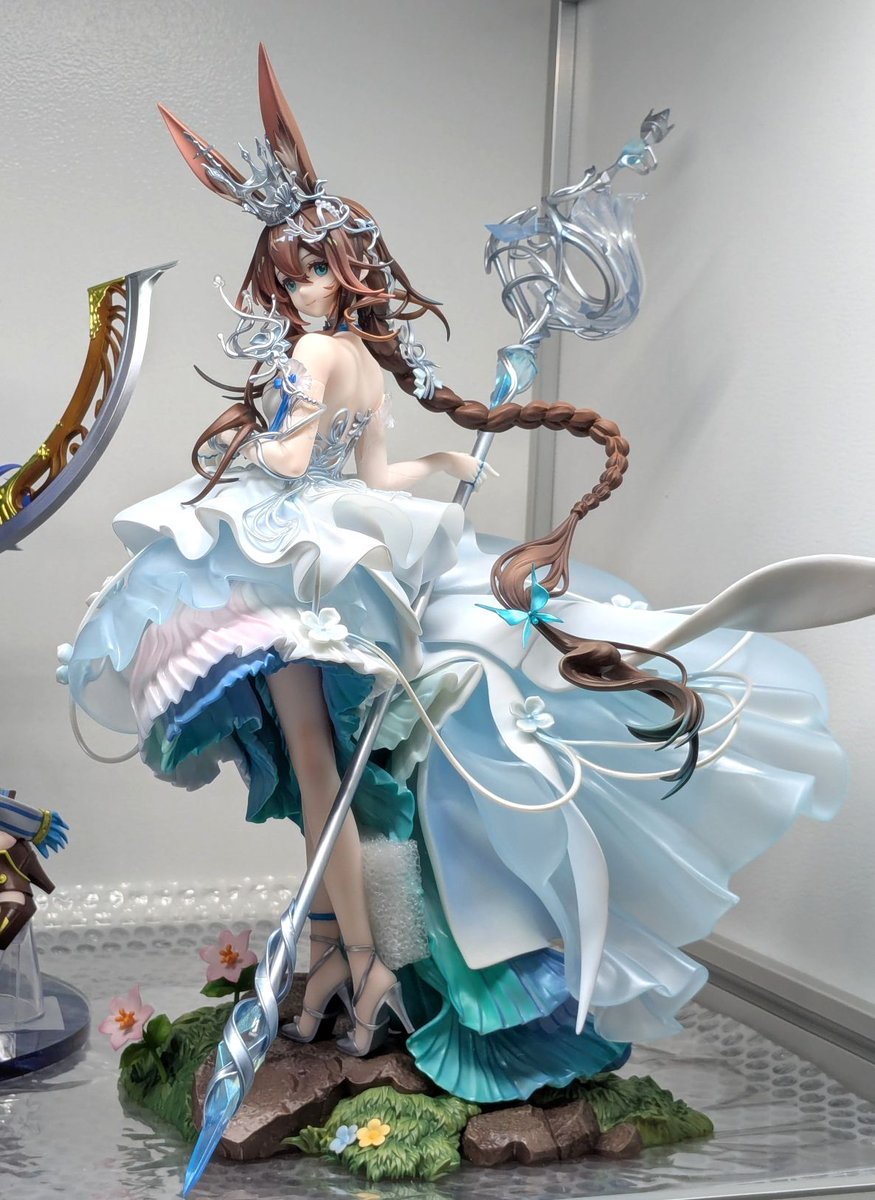 figckk07939356's tweet photo. アーミヤ @ myethos

いつも通りのmyethosクオリティで、各部の作り込みがヤバイですね。特に顔まわりの小物類の精度がヤバイです。

箱が思ったよりコンパクトサイズ。台座と本体は一体で、杖だけが組立仕様になっているのはgood https://t.co/h6JBSowE62