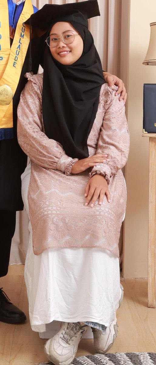 UNDIP_FESS's tweet photo. UNDIP! DICARI ORANG HILANG
Nama Tabina Ara B, Usia 22 tahun, Prodi Peternakan Undip, angkatan 2022. 
 
Kronologi dan detail : terlampir.

Apabila menemukan hubungi keluarga: +62081291305118 https://t.co/ed1bwJI4LW