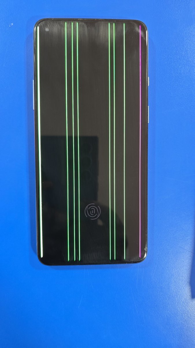 Amitkumbhare01's tweet photo. Now falsely claiming dent to deny lifetime warranty! Zero dents on screen. 

Help @OnePlus_Support @PeteLau 
#OnePlus #GreenLine
​Take strict action @OnePlus_Support @PeteLau @OnePlus_IN
@CareOneplus
Imei - 869388052651717

​#OnePlus #ConsumerRights #CustomerHarassment #GreenLine https://t.co/eJhyP9B28i