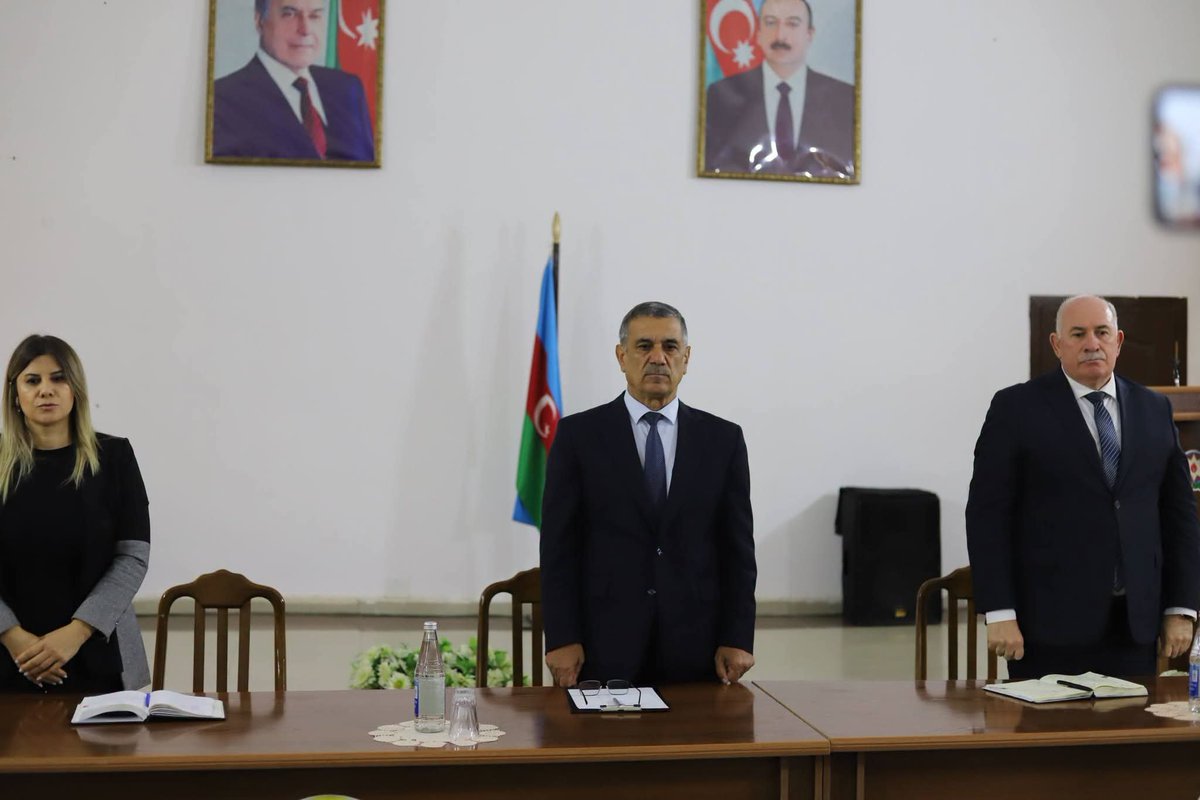 xocavend_rih's tweet photo. Xocavənd qəsəbəsində səyyar qəbul keçirilmişdir 2026-cı il oktyabrın 9-da Rayon İcra Hakimiyyətinin başçısı Eyvaz Hüseynov Xocavənd qəsəbəsində məskunlaşan sakinlərlə növbəti səyyar qəbul keçirib. 
⤵️
https://t.co/vpOSsVtLuG https://t.co/jQl1lJPYDc