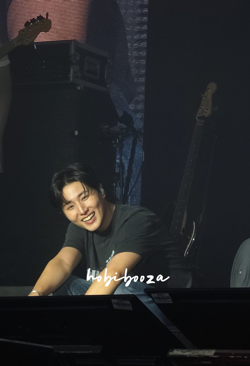 hobibooza's tweet photo. 261010 YOUNGK in BANGKOK
"Ah you came" 🤍
#YOUNGESTinBKK #YOUNGK #영케이 #영케이솔콘 #YOUNGESTTOUR https://t.co/NO9AuBiTrv