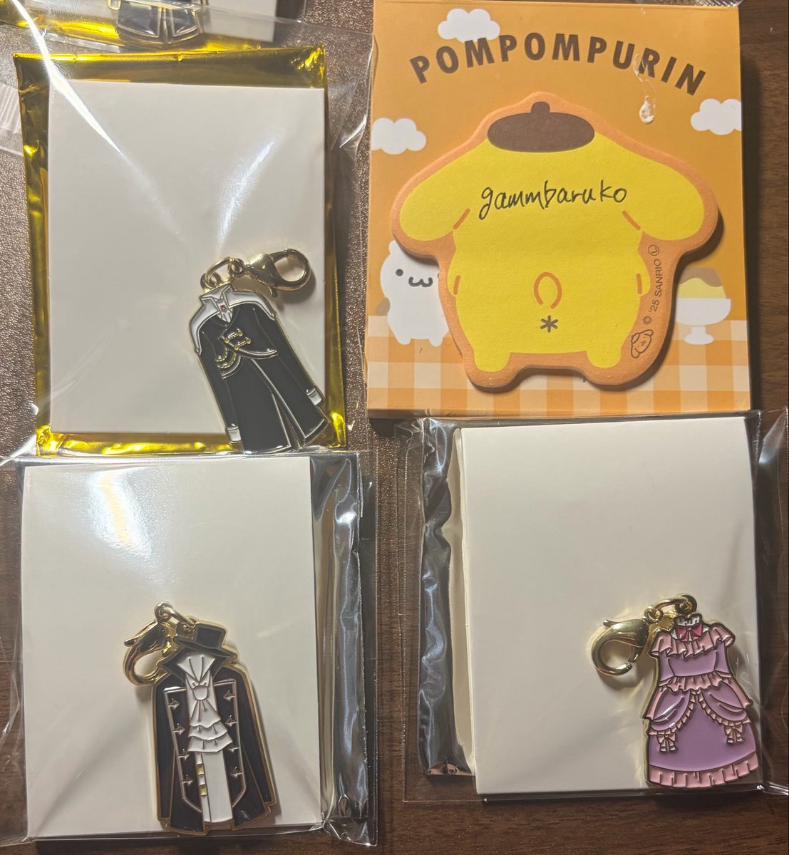 gammbaruko's tweet photo. パンミュ　パンドラハーツ　パンドラ
舞台衣装チャーム

求　⭐︎アリス、ロッティ
譲　⭐︎ギルバート、シャロン、レイム（パンドラ制服）

郵送もしくは池袋・新宿にて都内手渡しできる方（10月バタバタしてるので、超直近でなくても大丈夫な方） https://t.co/4wsHW8oPpH