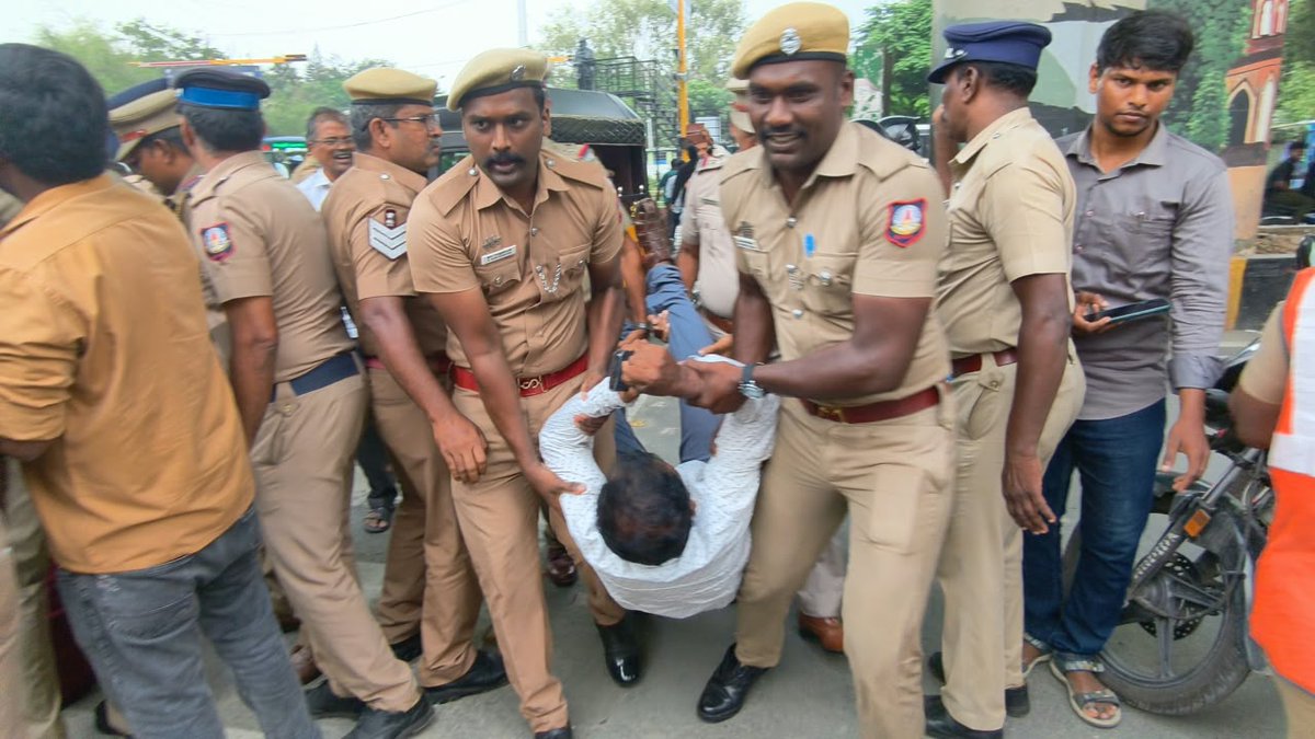 jeevalenin's tweet photo. கோவையில் நடைபெற்ற போராட்டம்! #cpim https://t.co/JT8ELKw0ux