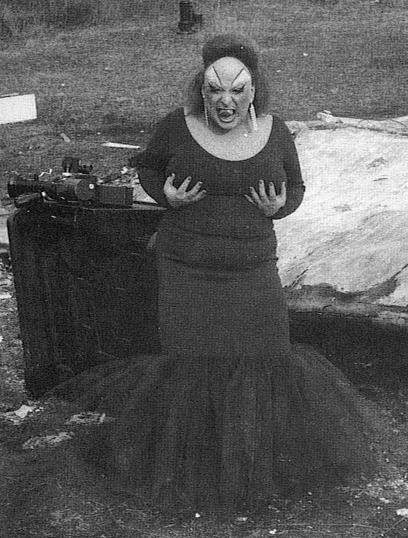yyasminhoca's tweet photo. travesti de biquini na praia e sexo transcentrado são formas de combater a extrema direita SIM! https://t.co/t3fSgsbwBa