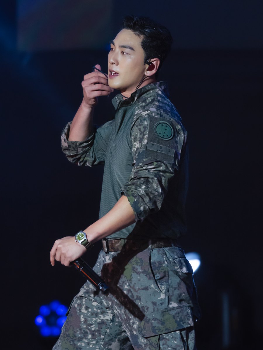 100ho_bro's tweet photo. 261010 K-밀리터리 페스티벌
#BAEKHO #백호 https://t.co/BgdQ3H3xpK