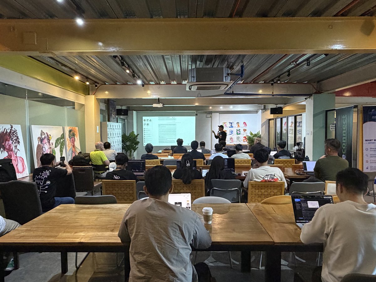 neilsondesign's tweet photo. Had a great time at the Grok Bot event! 🤖🚀

It was fun to help organize and listen to people who are embracing AI and exploring new ways of working. Exciting to see how AI is changing the way we think, create, and collaborate. https://t.co/Y03Ic4eZhM