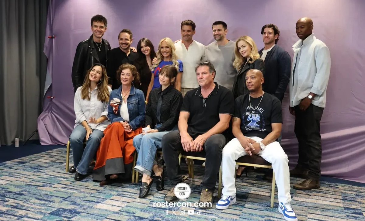 xRememberOTH's tweet photo. the one tree hill cast are back together again this weekend in paris https://t.co/UmMvKSgzOr
