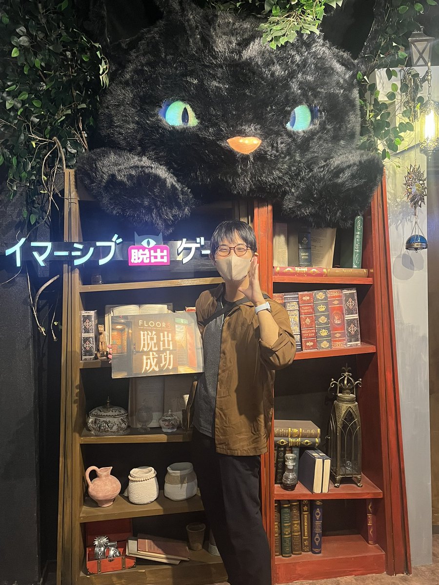 syuro0509's tweet photo. #イマーシブ脱出ゲーム
新宿店やっといけました！

エフィラとFLOOR5挑戦しました！
ギミックすげぇ！！！

というかロッカーからすごい！！！ https://t.co/6XKtntNIAI