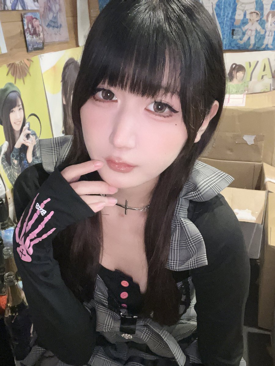 guild_apricot's tweet photo. いんした！久しぶりのギルド新宿♡

なんかギャルい？ですか？遅番るなさんとコカさんとー♡ https://t.co/emYm8LFvgP
