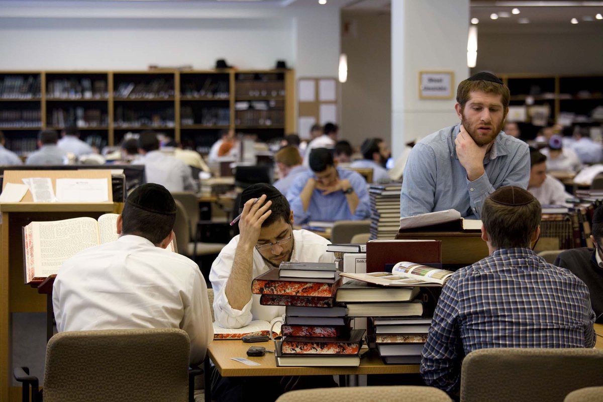 Areyvut's tweet photo. Encourage balanced, honest debate in Torah study.
#honest #debate #torahstudy https://t.co/cAdVkxDyru
