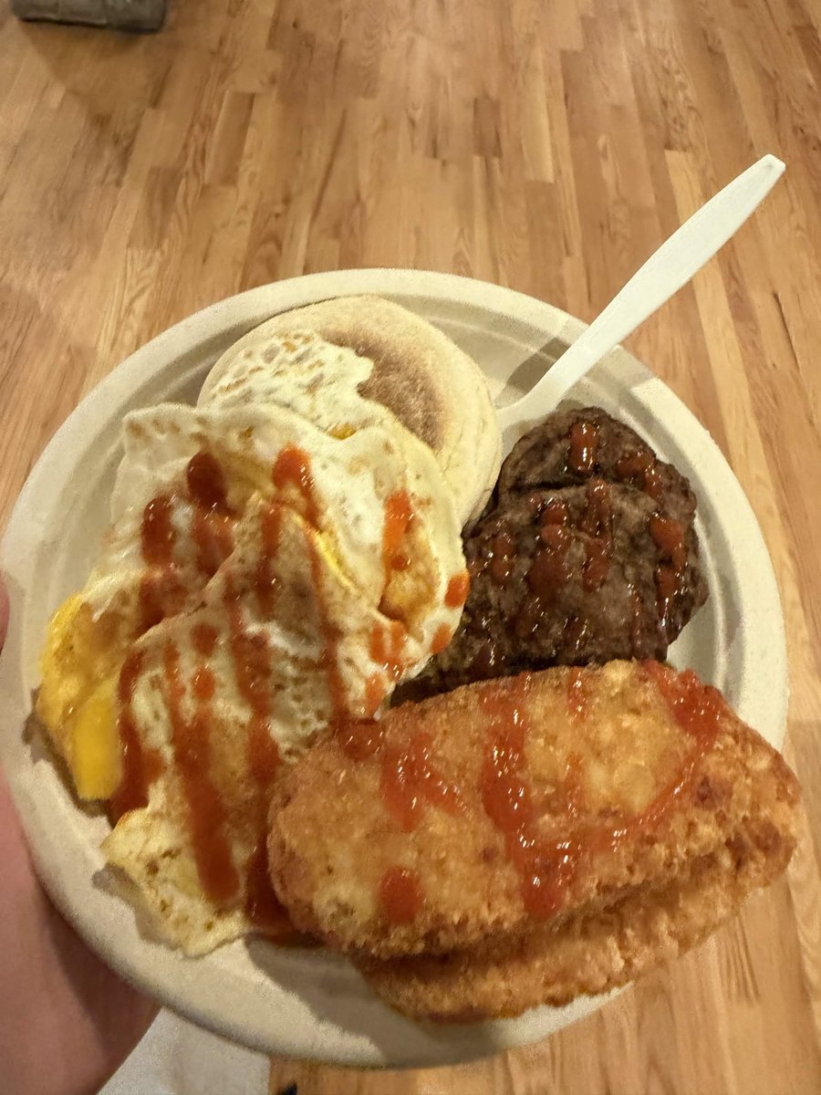 try_dote's tweet photo. Big breakfast today!

@stanleybystan #StanLaunchpad https://t.co/qOwJdEKNRI