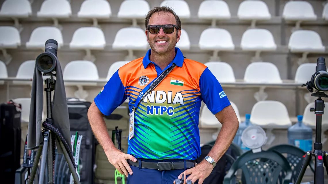 TheKhelIndia's tweet photo. 🚨 COACH DAVE COUSINS THREATENS TO QUIT OVER UNPAID DUES!

American Dave Cousins, India’s chief compound archery coach appointed in May, has reportedly threatened to leave the country over three months of unpaid dues.

The Archery Association of India and Sports Authority of India officials attributed the delay to a technical issue, which they said has been resolved. The payment is expected to be cleared within a couple of days.

Cousins helped India win 3 Gold and 1 Bronze medal in Compound archery at the Asian Games 2026

[ PTI ]
