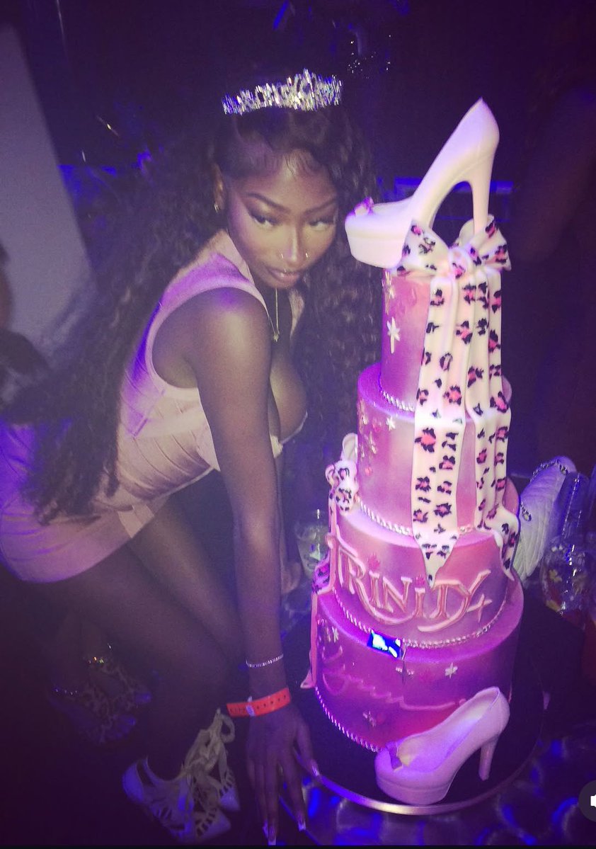 9uckles's tweet photo. angel x trinity 2000’s themed birthday cake 🎂 https://t.co/ULwArf8H6b