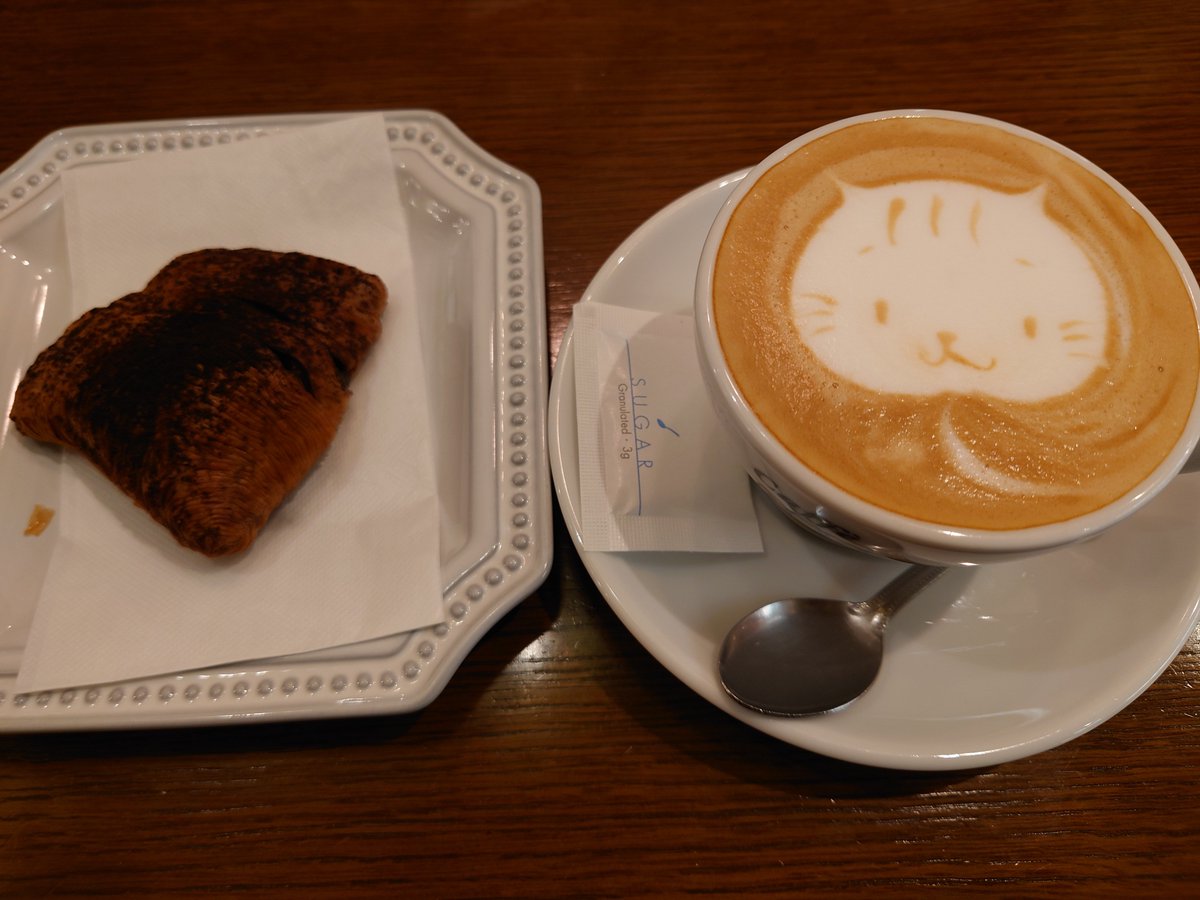 yuzuriha_mini's tweet photo. 福岡に行くたびに食べるスフォリアテッラ＆カプチーノ
人生初の麻辣湯
どっちも美味しい(*´～｀*)ŧ‹"ŧ‹"ŧ‹"
レースを観に行った時には、なるべく会場付近で何かしら食べたり買ったりするようにしてます！ 
来年も再来年もその先もレースが続く事を願って！！ https://t.co/JxvEmrDgM1