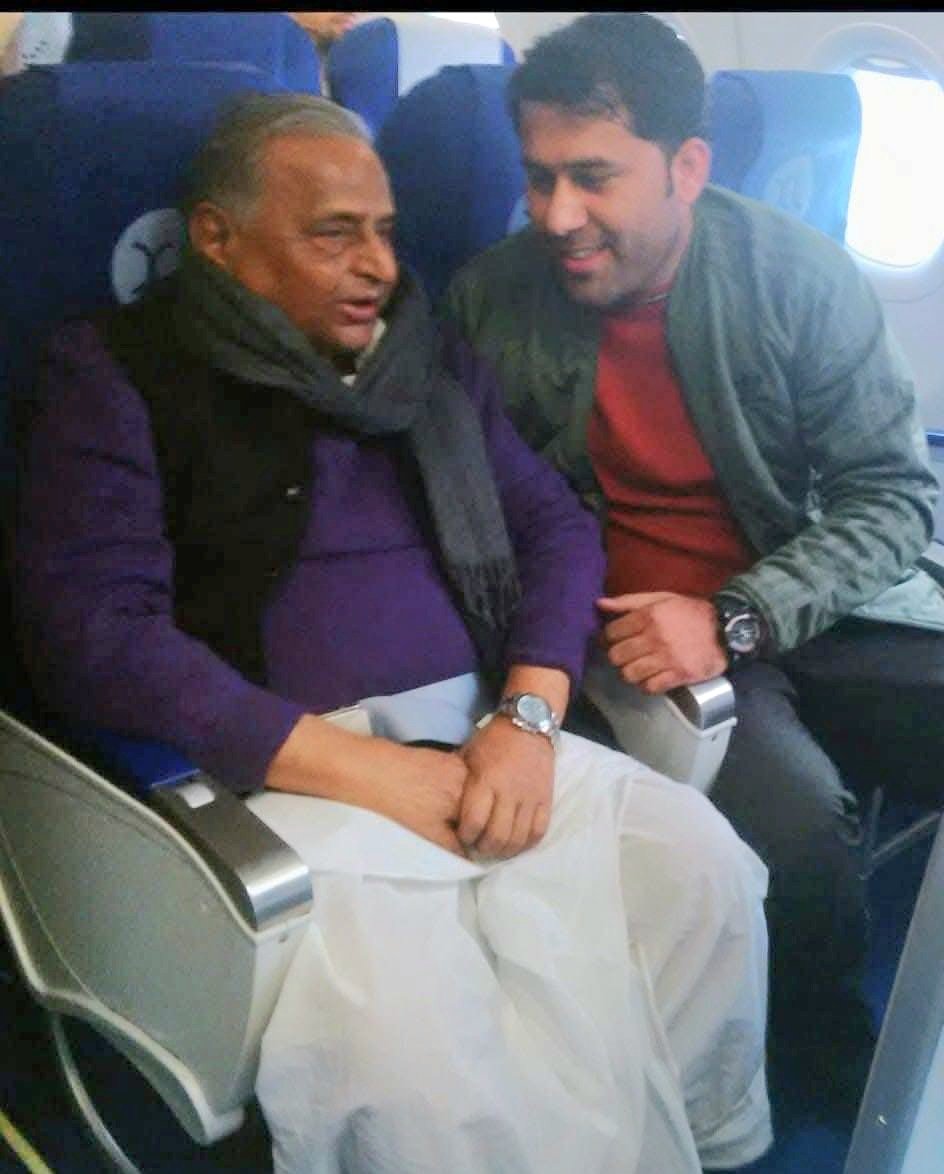 DeepakBhaardwaj's tweet photo. समाजवादी पार्टी के संस्थापक, उत्तर प्रदेश के पूर्व मुख्यमंत्री, पूर्व रक्षा मंत्री, #पद्म_विभूषण स्वर्गीय श्री #मुलायम_सिंह_यादव जी की पुन्य तिथि पर उन्हें विनम्र श्रद्धांजलि 🙏🏻 https://t.co/NAbGEoa74E