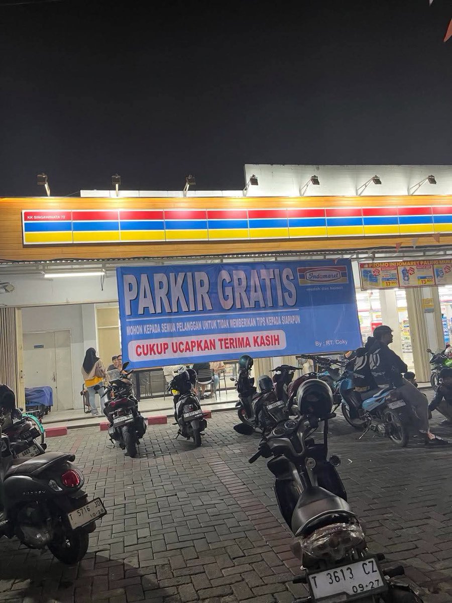 jawafess's tweet photo. Nganti dicetak gede sak hoha 😭 https://t.co/udipzxwssE
