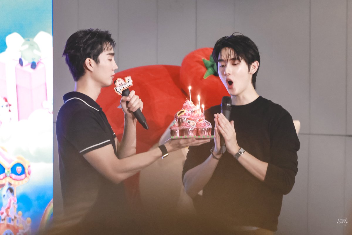 psiluvvu's tweet photo. HAPPY BIRTHDAY ครับบี๋ (💘🎂)

FORCEBOOK MAFOX FAM TIME

#GMMTVFANIVAL2026HappyFamilyxFB
#forcebook https://t.co/ZWE4dt8XIC