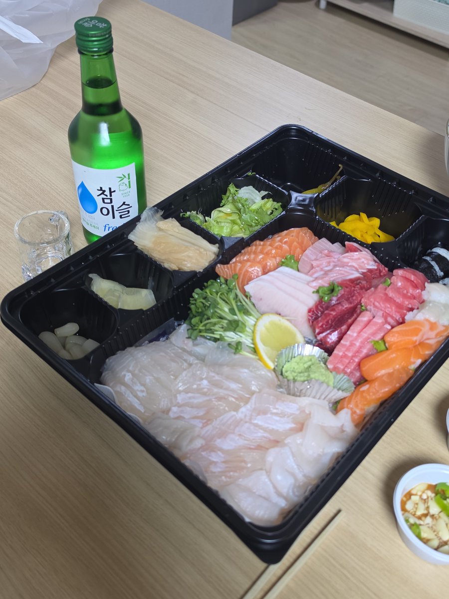 190212_'s tweet photo. 포장이사할걸.. 짐정리 마무리까지 완~! https://t.co/rgVmaT4Vui