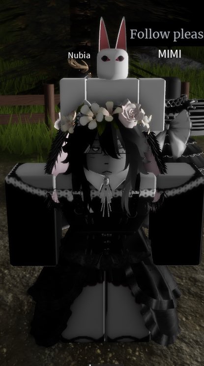 ashefox220's tweet photo. I love mochi this was so cute^^

(Myth hunting is so peak)

#churchofdualswords
#robloxmyth https://t.co/IVVXjudvEg