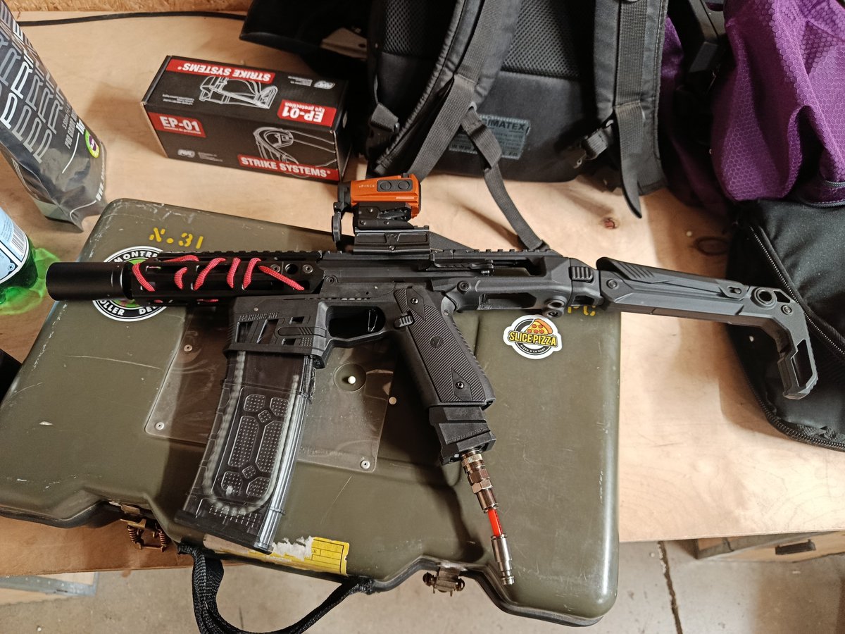 GIjohnDo's tweet photo. Allez j'ai craqué, voici la dernière piece qui s'ajoute a mon arsenal, un AAP entièrement custom en HPA avec kit Maximus et extensions en polymère, il me manquait une réplique typée speed, celle-ci c'est une vraie singerie. Tout est modifié en interne, le gameplay est inégalable. https://t.co/WZx5vK0Bsd