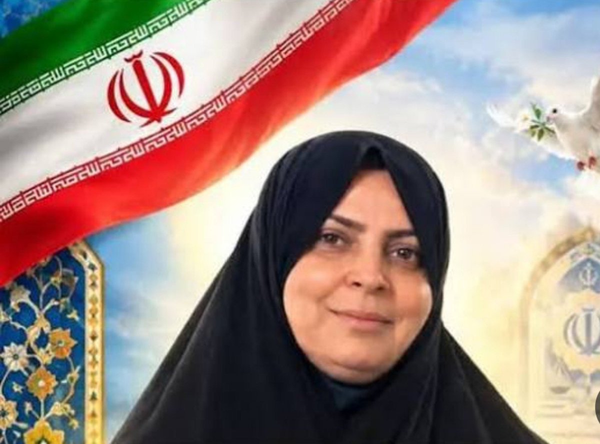 samana1380s's tweet photo. یادت گرامی، ای بانویِ صلح و امنیت! 
تو برایِ اتحادِ طایفه‌ها ج.نگیدی و ما برایِ گرفتنِ انتقا.مِ این خدمتگزاری، متحد می‌مونیم.
#شهیده_افتخاری https://t.co/isxJXwPXsO