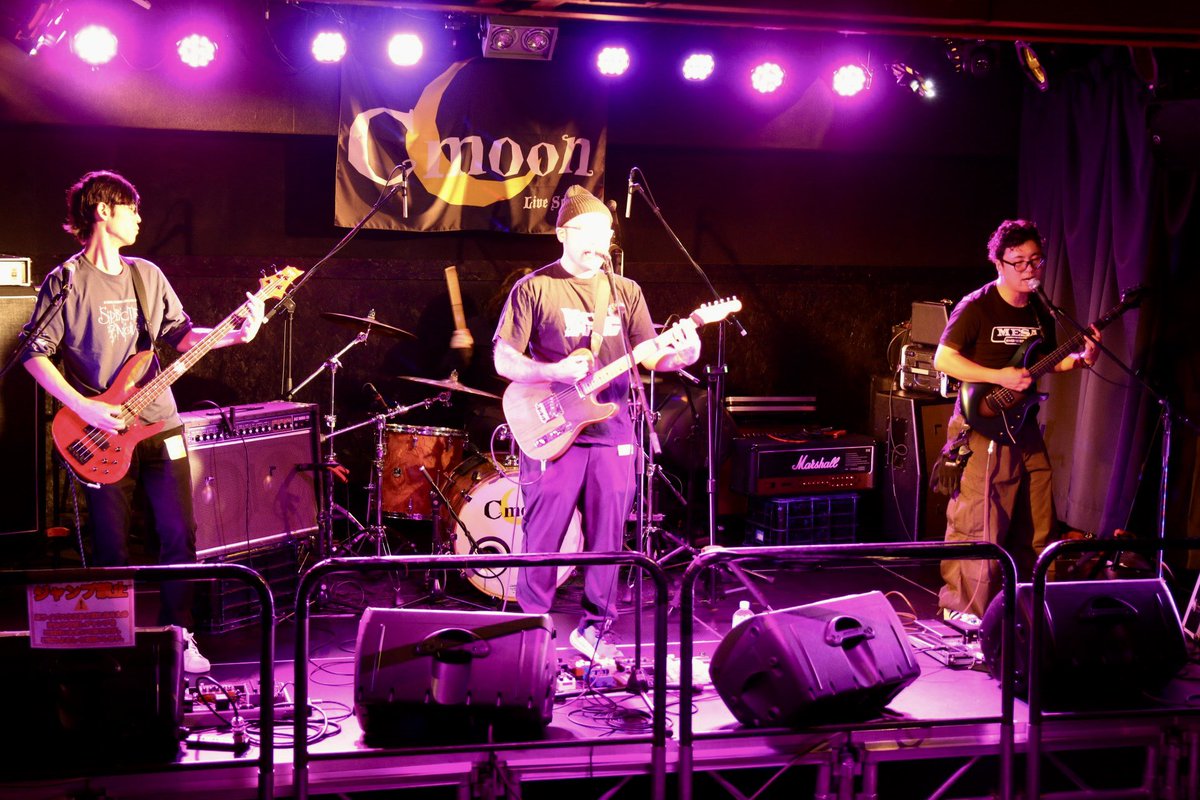 livespacecmoon's tweet photo. 本日はC-moonにて『C-moon17周年記念LIVE Day.1』でした🌙
C-moonではバンド、カフェではアコースティックライブのサーキットイベントでした😊
明後日も周年イベント開催されます😸
ご出演頂いた出演者様、ご来場頂いたお客様、配信をご覧頂いた皆様、誠にありがとうございました��🏻‍♂️

#Cmoon https://t.co/RxanuCOrLS