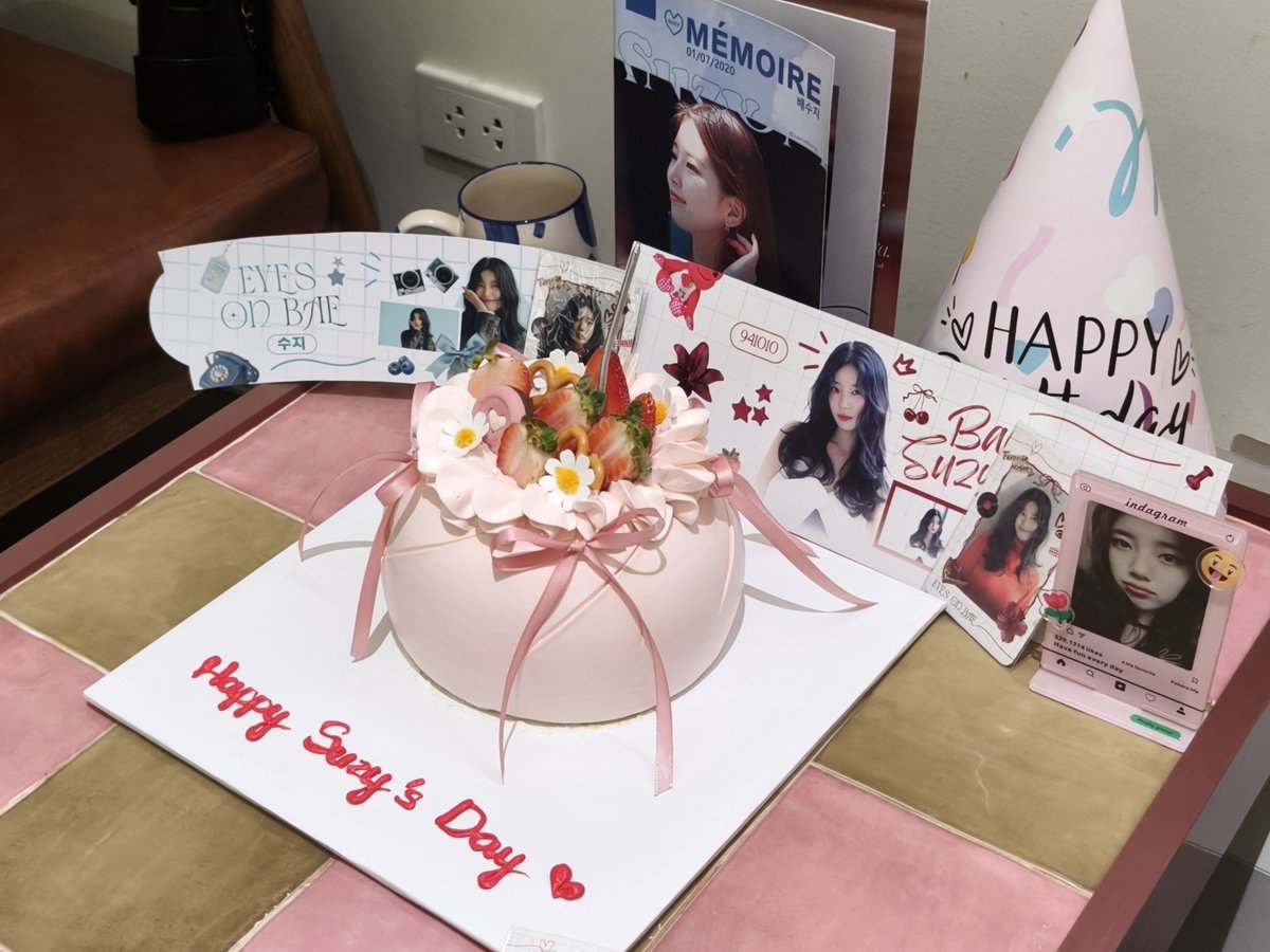 suzyjihoon1029's tweet photo. HAPPY BAEday QUEEN SUZY 🎂
#생일축하해요_우리수지여왕님
#HappySUZYday https://t.co/ikQwXlTgEG