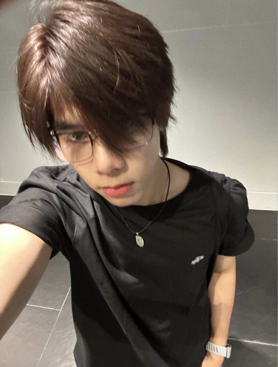 apieceofbaconn's tweet photo. อยากรู้ เมะของเขาต่อยเจ็บปะ https://t.co/1APqrp7ilK