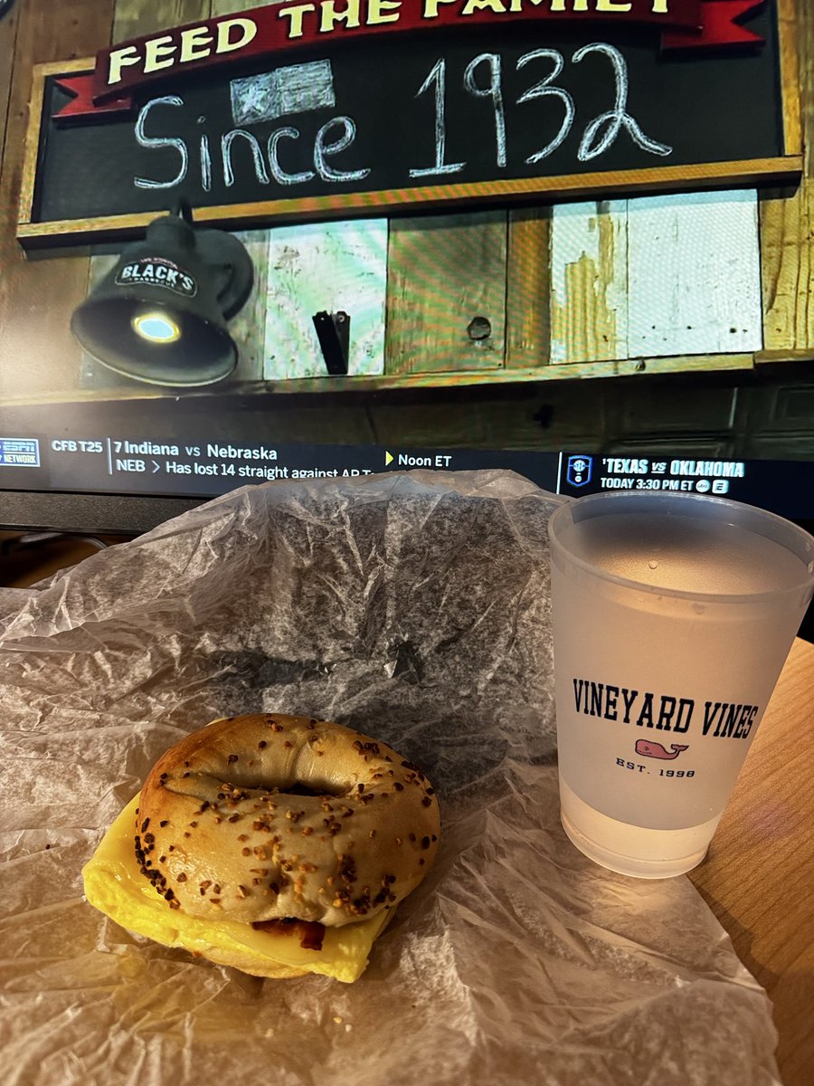 hilderbrand_'s tweet photo. Fall morning + Bodo’s baconeggandcheeseonagarlic + college gameday. Does it get any better than this? https://t.co/nMzxawTiQO