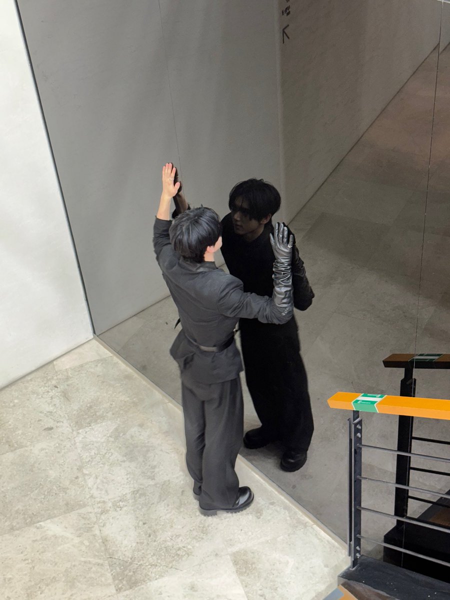 pbopuchino's tweet photo. 거울속의  너

너누긔야 https://t.co/UCQ9NpfeTk