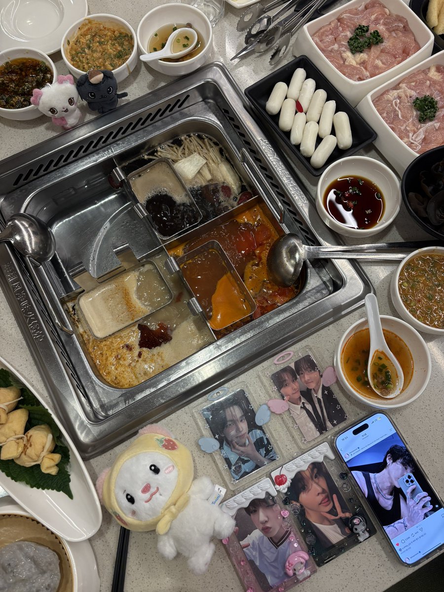 sakupangzip's tweet photo. 42님과 함께한 하이디라오 🫪💕💕 https://t.co/LfADTKoGS4