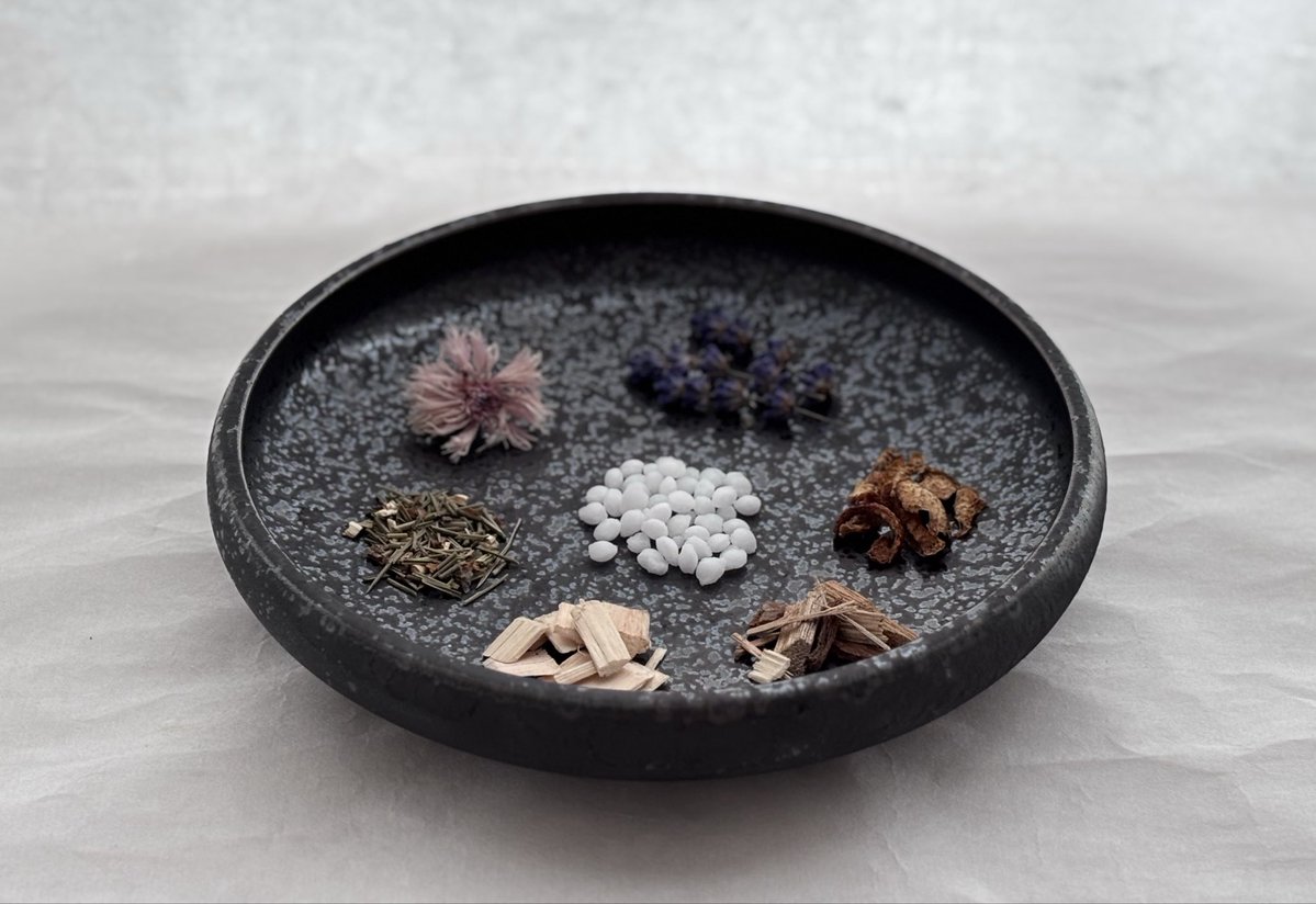 kamon_tokyo's tweet photo. 和菓子みたいで美味しそう。

kamonのバスソルトは
そんなお声を頂くことが多く
嬉しく思います。

日本の自然の恵みを一つひとつ並べると
和菓子を愛でるような愉しみがありますね。

“Just like Japanese sweets.”

The shapes and colours of nature,
beautiful in their own way.

 #kamon  #香紋 https://t.co/PIZFbbY4mj