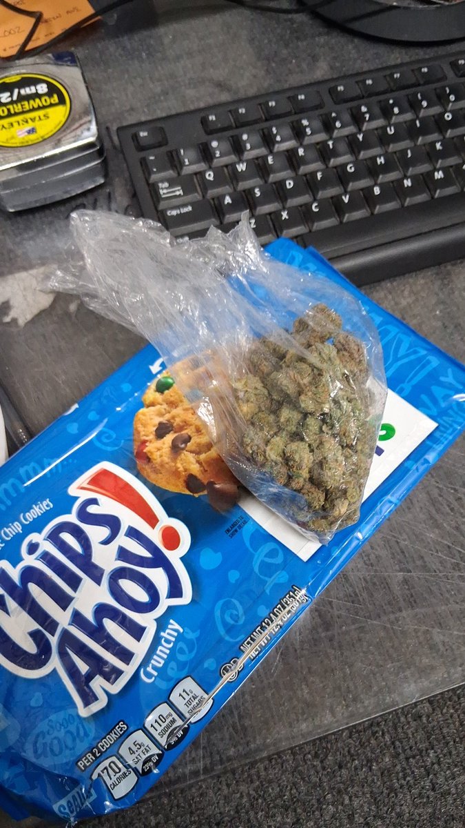 miltonaire25's tweet photo. I love cookies,both kinds 🍪💨😎 https://t.co/wNmwrWsw9B