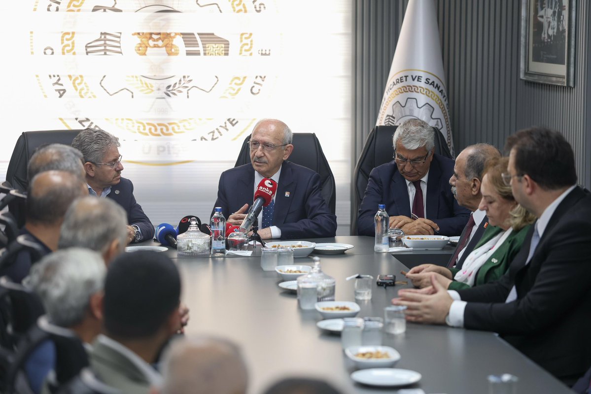 herkesicinCHP's tweet photo. Genel Başkanımız Kemal Kılıçdaroğlu, 
Cizre Ticaret ve Sanayi Odasını ziyaret etti. https://t.co/DRTFJivi9I