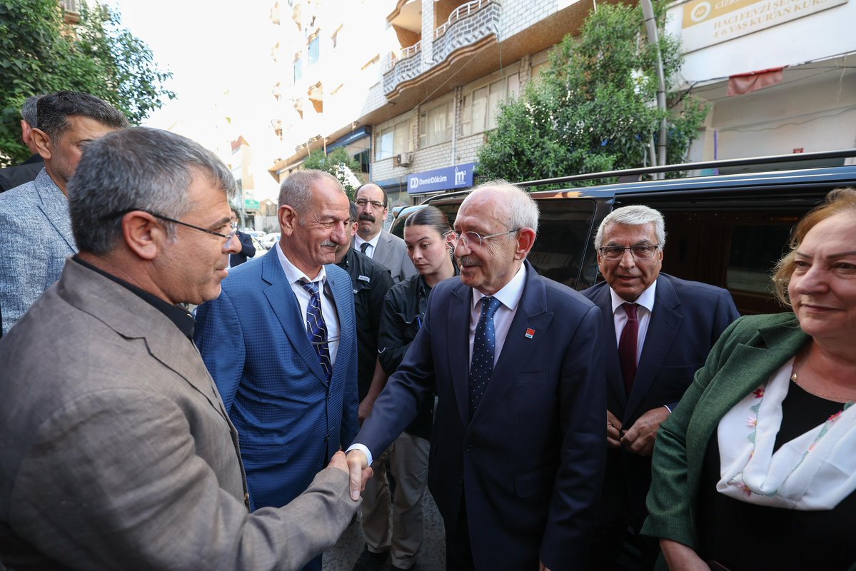 herkesicinCHP's tweet photo. Genel Başkanımız Kemal Kılıçdaroğlu, 
Cizre Ticaret ve Sanayi Odasını ziyaret etti. https://t.co/DRTFJivi9I