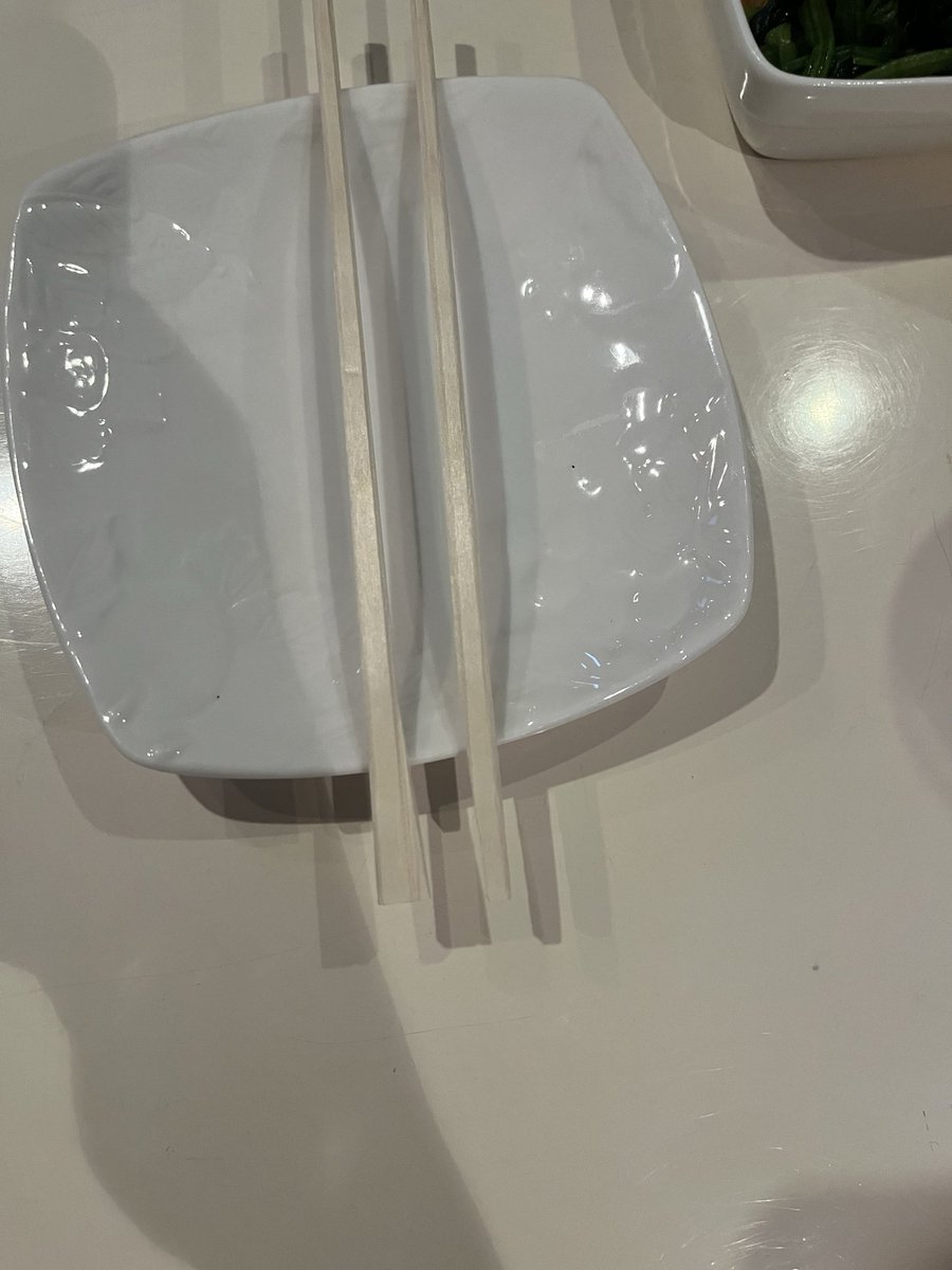 marudayo91's tweet photo. おきゅおわです‼️

今日もドリンク､差し入れ､ご飯おすそ分け！たくさんたくさんありがとうございましたー！！！嬉しい🙌🏻
箸割り職人にもミスはあるということで､､今日箸斜めに割ってしまったご主人様！許してください笑

次は明日！日曜日います！
お待ちしております🙇‍♀️ https://t.co/LtajhHhNQC