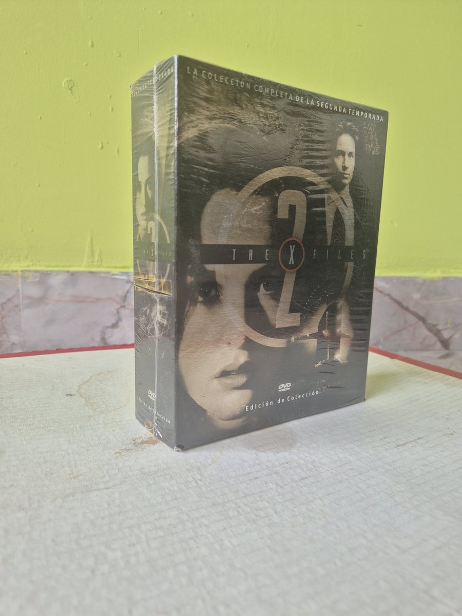 MisFrasesAnimes's tweet photo. [ the Xfiles S2 ]

25Eps
7Cds

Dolby digital 
Twenty Century Fox 
Lenguas:english spanish french 
subtitle:english spanish french
 2001©

#Foxmulder
#Dannascully
#Thexfiles 
#DVDcollector
#DVDcollection 

#geeks
#DVD
 #videoDVD
 #vintageDVD

📍🇲🇽 https://t.co/5vY0B0yaU0