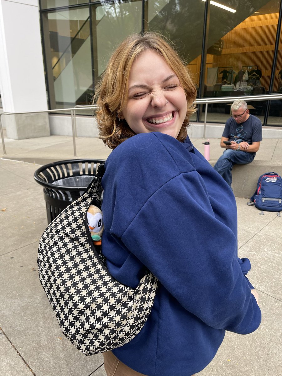 oddgentlefog's tweet photo. JUST LEARNED TO PLAY POKEMON, MET ALL MY FRIENDS, AN I GOT A LIL ROWLET!!! 
IM FEELING GREAT!!!!! https://t.co/eyYlHcuRTI