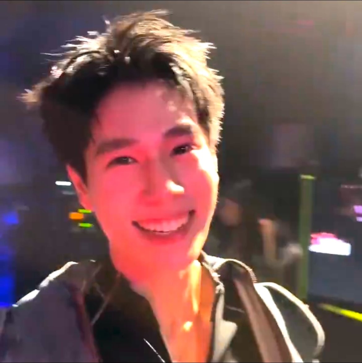 phuwinful's tweet photo. happy cat!!! he looks so excited 
#CATEXPOPKORATxPHUWIN https://t.co/EcmNq7OjmN