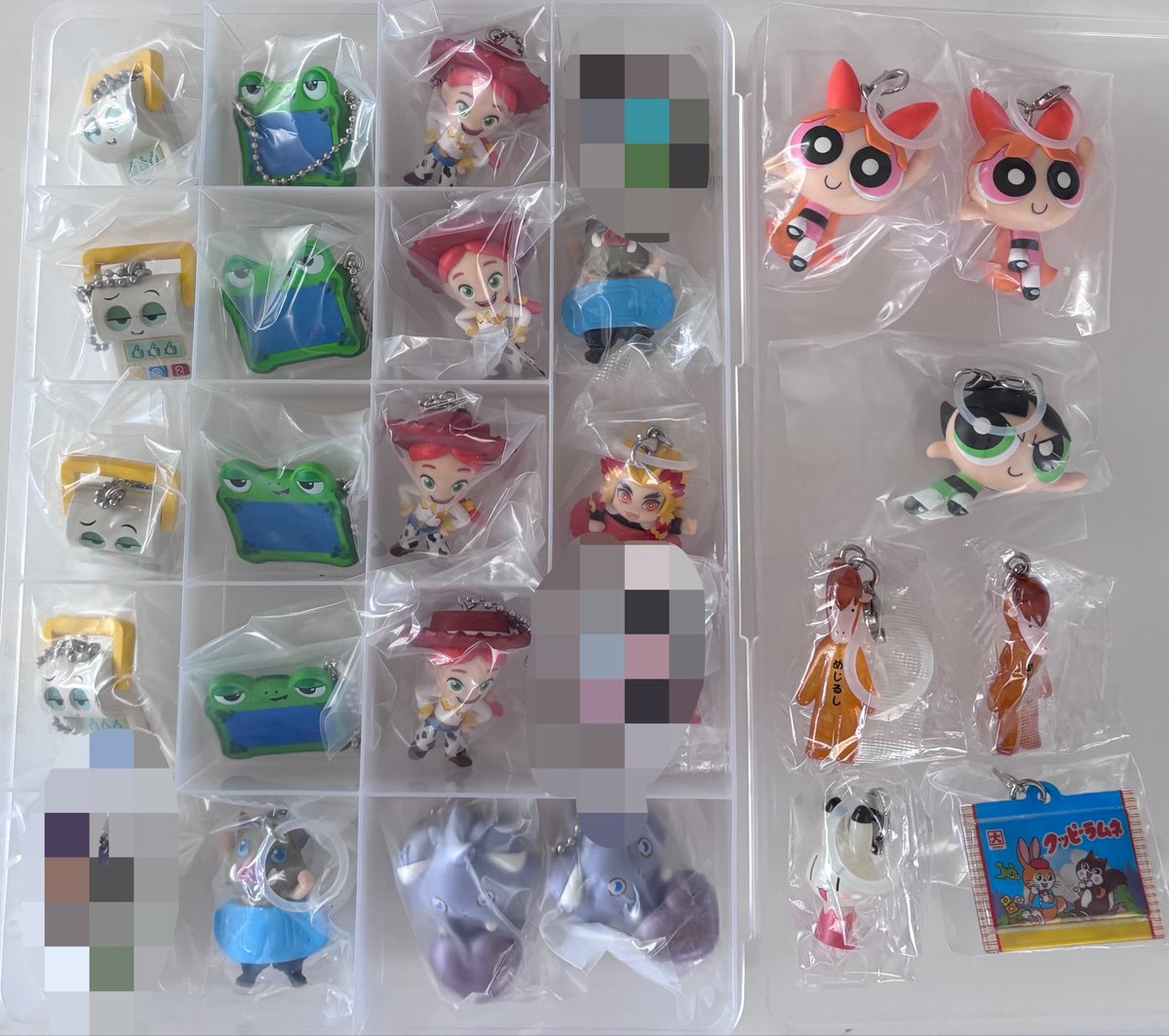Babyeeee77's tweet photo. めじるしアクセサリー ガチャ 交換

譲：画像 1～4

求：定価+送料
交換の場合は画像提示願います。

📮郵送のみでお願いいたします🙇‍♀️
纏め交換、買取してくれる方優先。
3点～でお願いします。 https://t.co/cSKdbjyRip