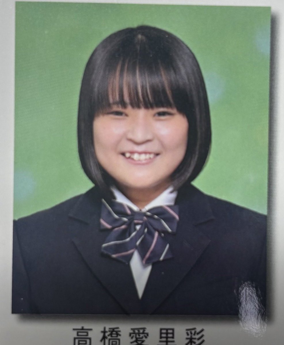 sarashimasmjpj's tweet photo. JCちゃん達
どの子が1番抜ける？
 #卒アル https://t.co/lZqJLN4LJK