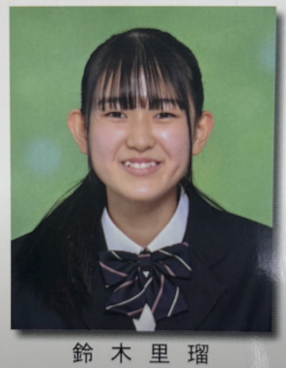 sarashimasmjpj's tweet photo. JCちゃん達
どの子が1番抜ける？
 #卒アル https://t.co/lZqJLN4LJK