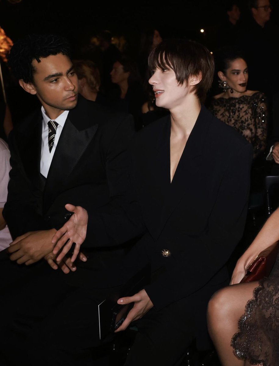 antonisbabo's tweet photo. 브이하는 거 너무 귀욥고 
#ANTONxSaintLaurent #ANTONxSaintLaurentSS27 @YSL 

https://t.co/x6gk47lcuw
https://t.co/EFgCKmg0RI https://t.co/iM7ULMDCNS