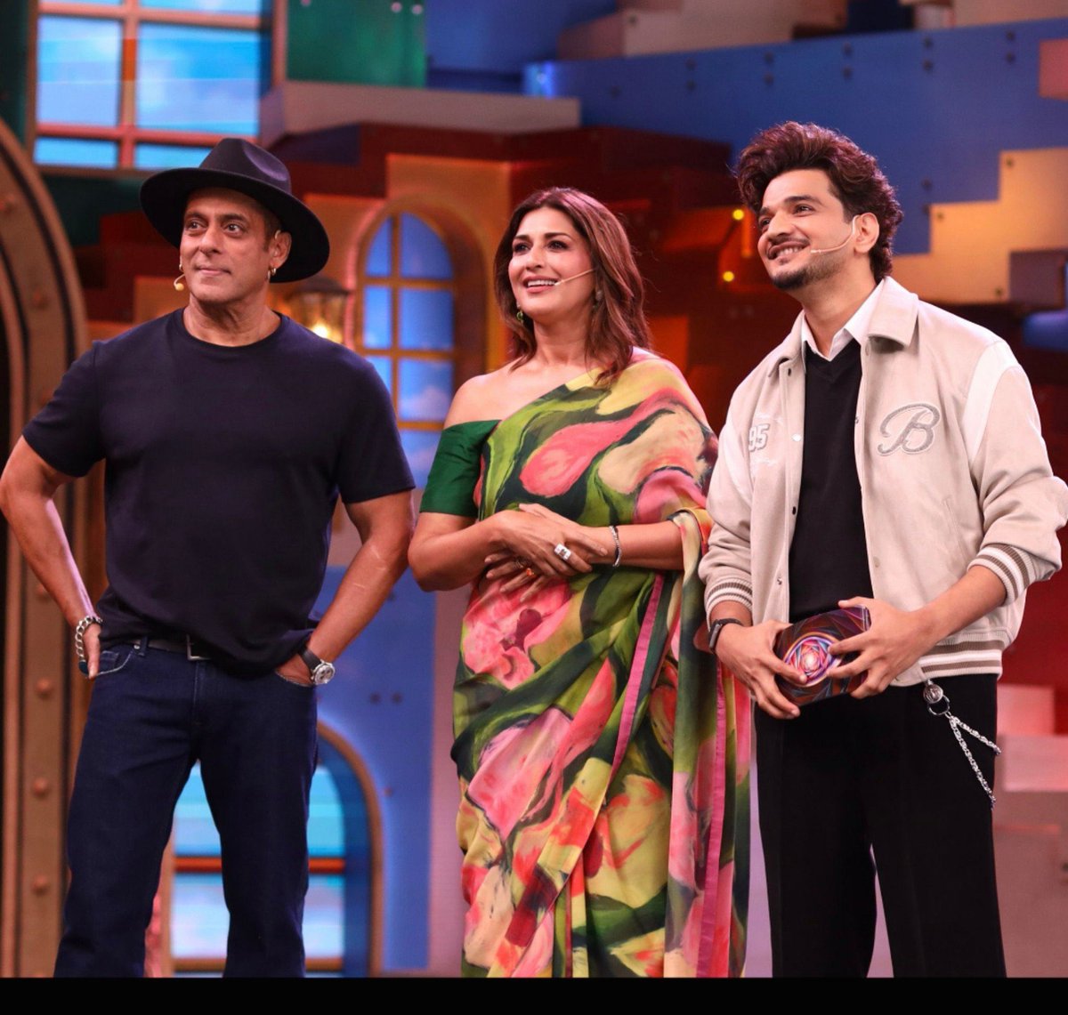 feroze_0501's tweet photo. @Savagebandahoon Let’s go,

MUNAWAR HOSTING PPP S2 ON TV

GJ https://t.co/42FKThI6tU
