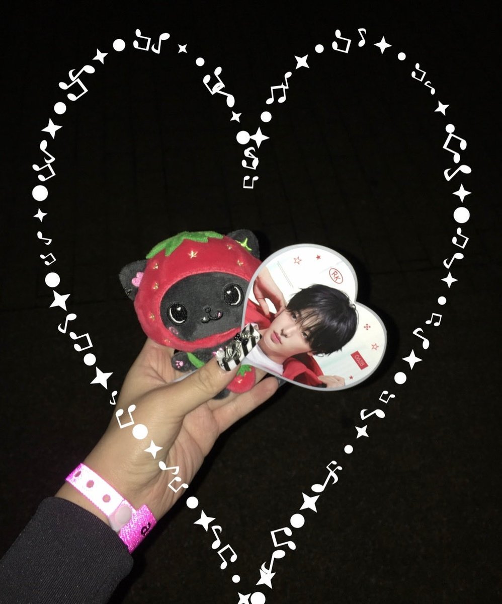 o3lyle's tweet photo. 🤍🎶🍓 https://t.co/F1gsarGIIo