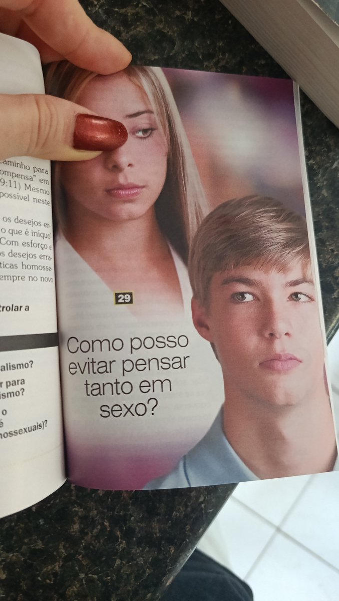 corIeonedon's tweet photo. me deram esse livro crente de graça e silêncio estou estudando!!! https://t.co/uGWLvxahBI