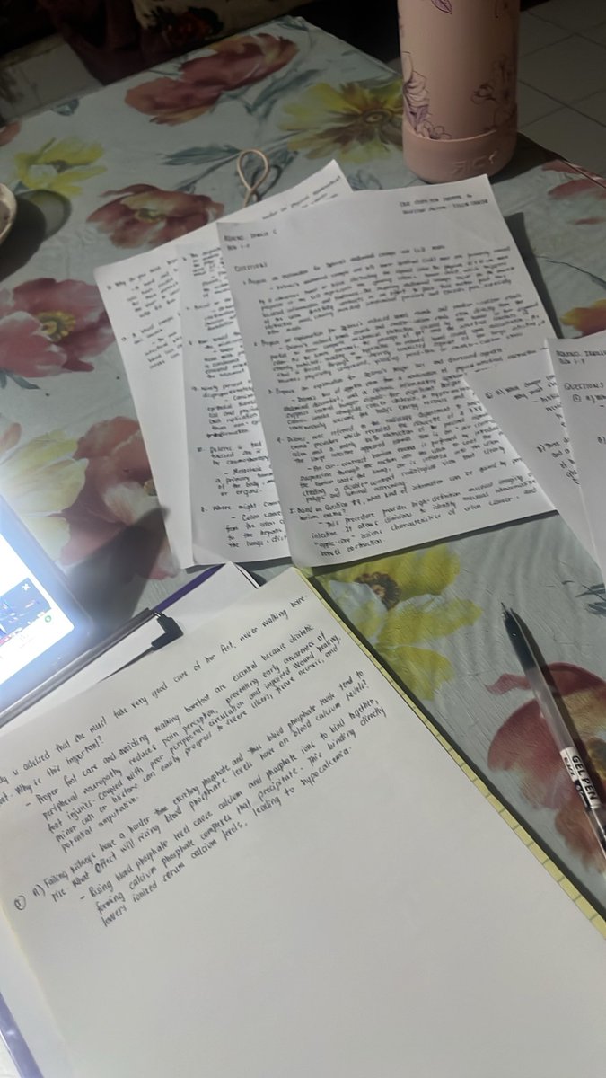 janellaabelz's tweet photo. potaa ayukonaa makapoy na pramiss, inulian kola ini na anaphy worksheets and oral revalida this week , partida hira naghihimo pa rn para kanan asean nam:((( matapos lang jud niiii tanan kay pati guro tak kinabuhi matatapos 🥺🤦‍♀️😂😭✋💔 https://t.co/3kLZPpvXff