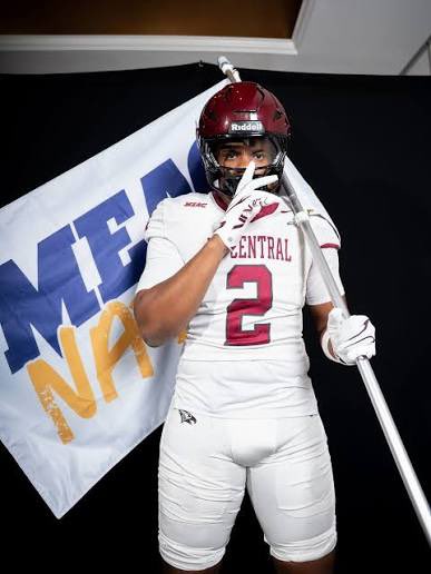 Lhoialty_Taylor's tweet photo. After an amazing GameDay visit, I am beyond blessed to have received an offer from @NCCU_Football !! Thanks to all the coaches, players, and the entire staff for making me feel at home. 

@EBIndiansFB @CoachD_Simmons @Justin_Cab10 @Justin_Cab10 @thecoachmccaleb @CoachSCouncil92 https://t.co/j2xPeX4uDd