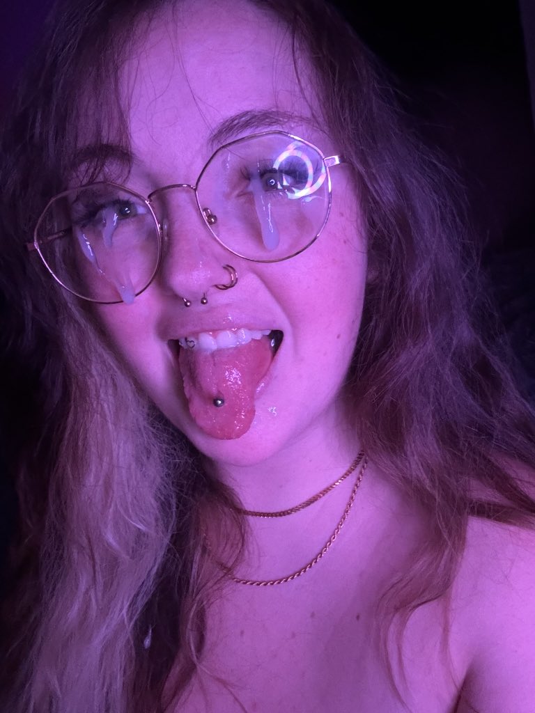 honeysincla's tweet photo. redo because i missed some stuff 🙃 
hi, i’m Honey! ✨ 
~⬡~ 29 she/her
~⬡~ NSFW / seller 
~⬡~ minors: DO NOT INTERACT! 🔞
~⬡~ bi (+men 🫠)
~⬡~ switch (+sub)
~⬡~ $3 dm fee 🫶🏻 
~⬡~ ♡︎/⟳ if u wanna be moots ₍ᐢ. .ᐢ₎                (selective) (sometimes my mooties get freebies 😘)

#nsfwtwt #promotwt #pawg
