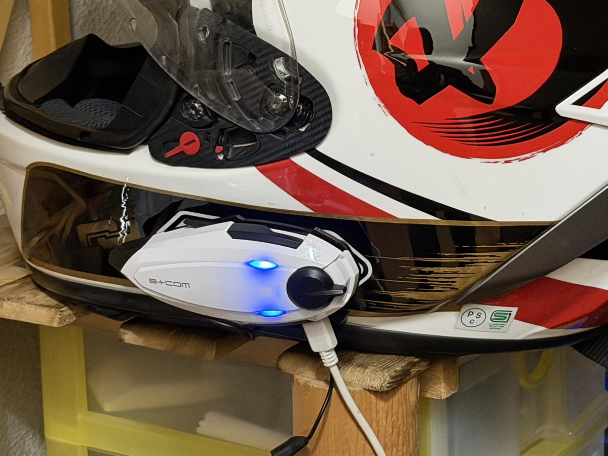 GSX_tonpei73's tweet photo. ビーコムもガソリンも満タン
岐阜ツーリング1日目
でっぱつします
#ライダーの朝は早い
#バイク乗りと繋がりたい
#バイク好きな人と繋がりたい
#GSX-S1000GT https://t.co/vJ6NzrMZOG